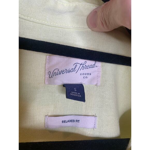 Universal Threads Yellow Linen Blend Button Up Shirt Sz Small - Picture 8 of 9